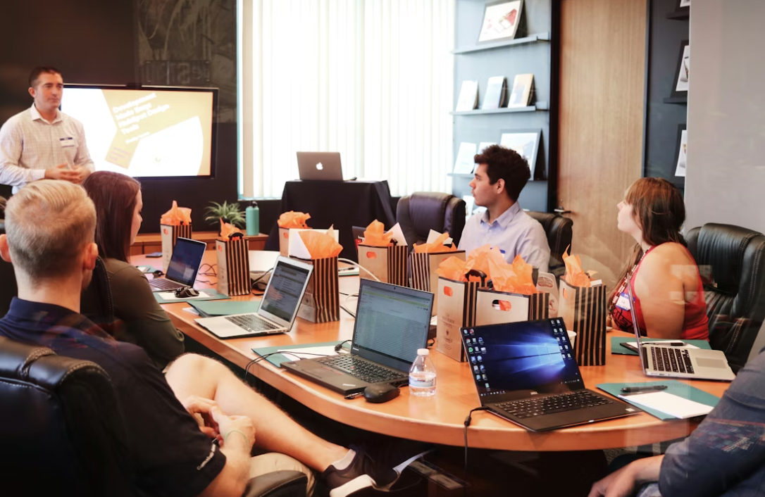 独立站SEO谷歌优化-深圳艾维